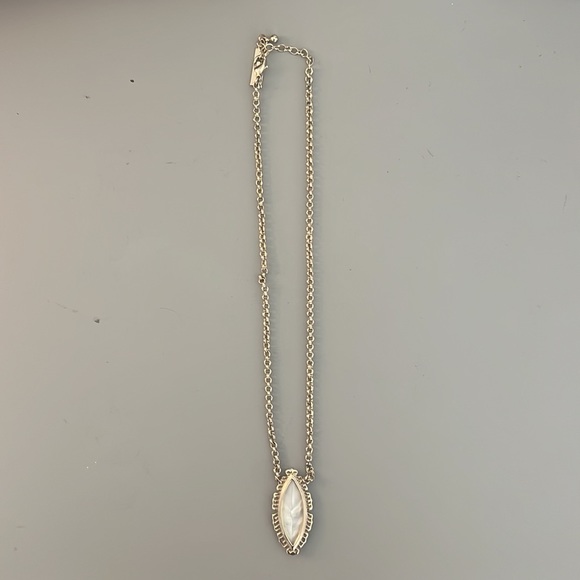 Rare Kendra Scott necklace - Picture 2 of 2